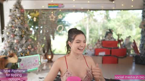 Chaturbatexxjessica online show from December 2024 05:44:01 PM