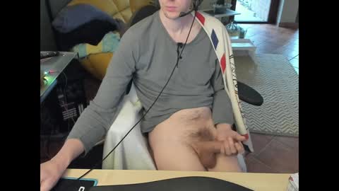 Snapshot of loomie chatting on December 2024 11:29:02 AM loomie online show from December 2024 11:29:02 AM