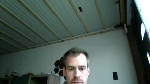 loonelyy online show from April 2026 06:05:01 PM