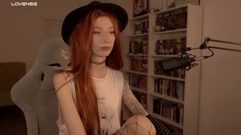 loony_moony online show from August 2026 10:47:02 AM