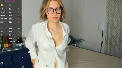 Snapshot of loookat_me chatting on June 2026 08:15:02 PM Jina online show from June 2026 08:15:02 PM