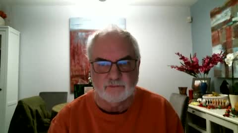 Snapshot of loop102 chatting on January 2025 10:50:02 PM loop102 online show from January 2025 10:50:02 PM