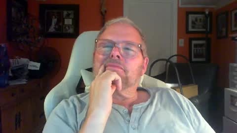 Snapshot of loosegravl chatting on July 2026 08:23:02 PM loosegravl online show from July 2026 08:23:02 PM
