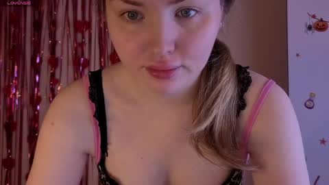 Snapshot of lora_amber chatting on June 2026 02:21:02 PM Lora online show from June 2026 02:21:02 PM