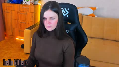 Snapshot of lora_cain chatting on December 2024 03:22:01 PM Lora Cain online show from December 2024 03:22:01 PM