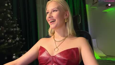 Lora heil online show from December 2025 02:24:01 PM