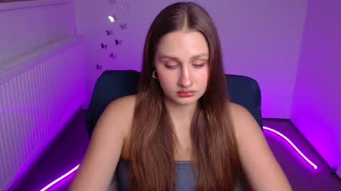 Lora online show from September 2025 05:57:02 PM