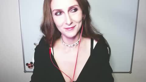 Lora  online show from April 2026 10:57:02 PM