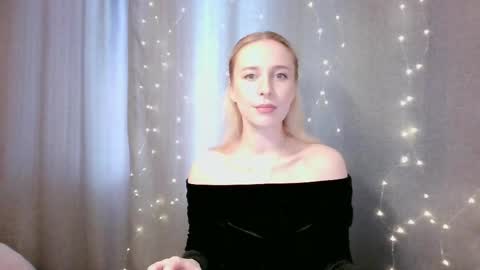 Snapshot of loravine chatting on April 2026 09:40:02 AM loravine online show from April 2026 09:40:02 AM