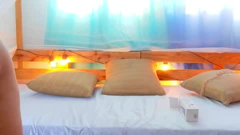 loreanis online show from February 2026 08:35:01 PM