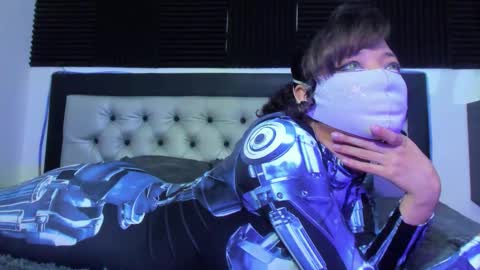 Lore Depp online show from September 2025 04:01:01 AM