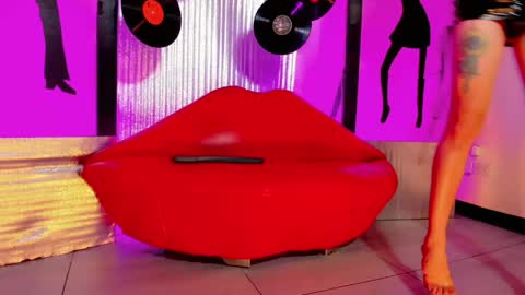 lesly lorena online show from March 2026 07:40:01 PM