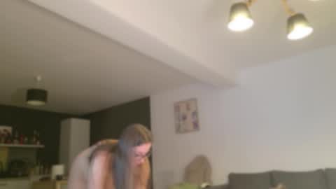 Amelia online show from October 2025 07:22:01 PM