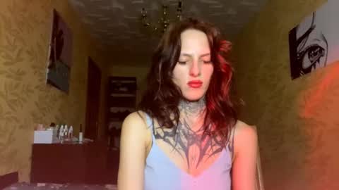 lorenrutty online show from November 2025 05:17:01 PM