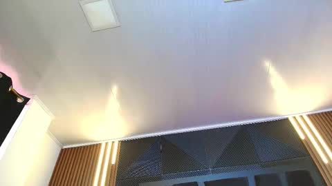  L O R E N Z O  Thumbs Up help  online show from February 2026 05:30:01 PM