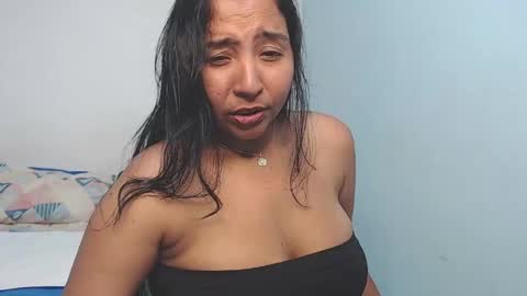 Snapshot of loretta_ chatting on April 2026 10:16:01 PM Loretta Gmez online show from April 2026 10:16:01 PM
