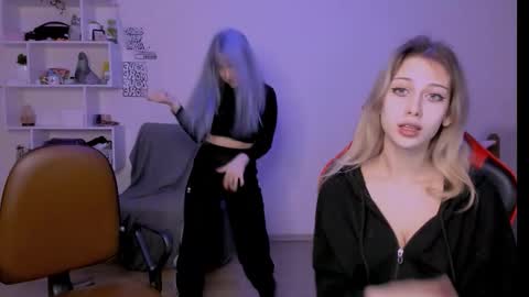 Snapshot of lori_meow chatting on October 2025 08:38:02 PM Lori online show from October 2025 08:38:02 PM