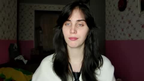 Kira online show from November 2025 04:23:01 PM