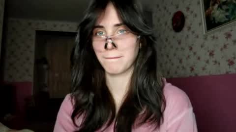 Kira online show from November 2025 03:38:02 PM