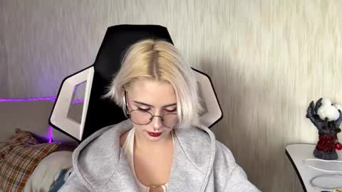 Isabel online show from November 2025 07:19:01 AM