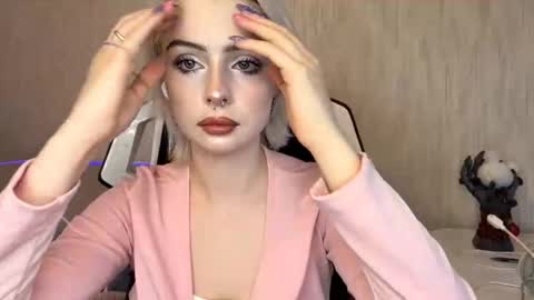 Isabel online show from November 2025 11:09:02 AM