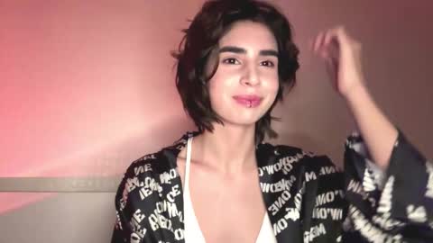 Amy online show from March 2026 02:44:01 PM