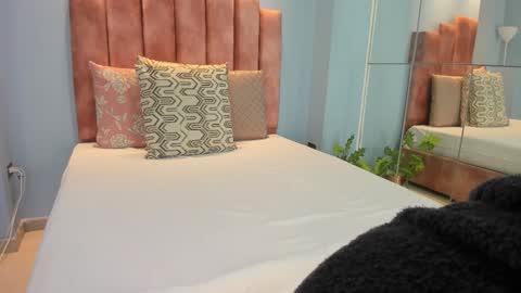  Lou Rosse  online show from November 2025 09:46:02 PM