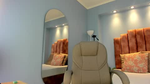  Lou Rosse  online show from May 2026 08:06:01 PM