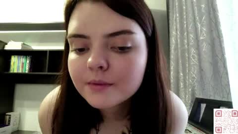 Snapshot of loudeguise chatting on May 2026 10:36:01 AM Esma online show from May 2026 10:36:01 AM
