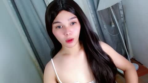 louilalicious online show from November 2025 09:20:02 AM