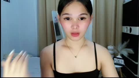 Snapshot of louilalicious chatting on June 2026 12:35:01 AM louilalicious online show from June 2026 12:35:01 AM