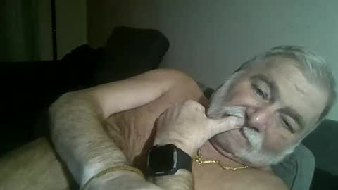 Snapshot of louis_chokdee chatting on December 2024 06:02:02 PM louis_chokdee online show from December 2024 06:02:02 PM