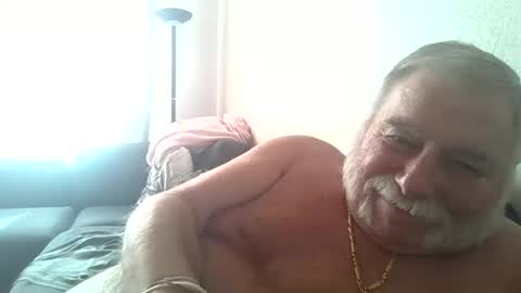 Snapshot of louis_chokdee chatting on September 2025 03:23:01 PM louis_chokdee online show from September 2025 03:23:01 PM