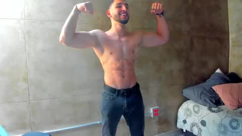 Louis online show from March 2025 07:17:02 PM