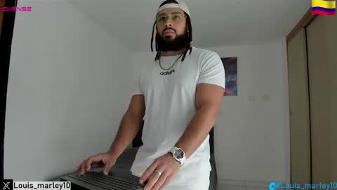 louis_marley_ online show from December 2025 02:12:02 PM