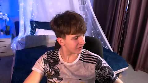 Snapshot of louis_tiger chatting on November 2025 09:03:02 PM your dream online show from November 2025 09:03:02 PM