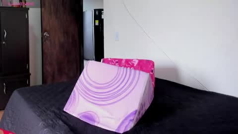 Mi lu online show from April 2026 02:10:02 PM