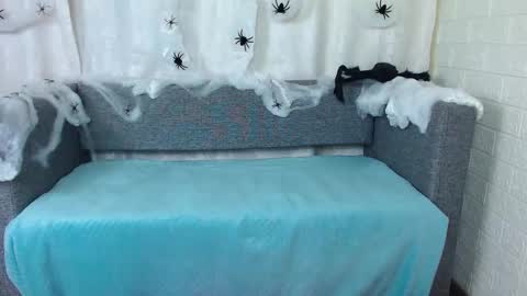 love bella  online show from October 2025 12:30:02 AM