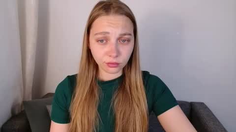 Snapshot of love_bella_ chatting on June 2026 12:35:02 AM love bella online show from June 2026 12:35:02 AM
