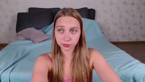 Snapshot of love_bella_ chatting on July 2026 12:04:01 AM love bella online show from July 2026 12:04:01 AM
