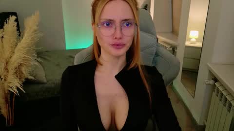 Snapshot of love_call chatting on September 2025 05:09:01 AM love_call online show from September 2025 05:09:01 AM