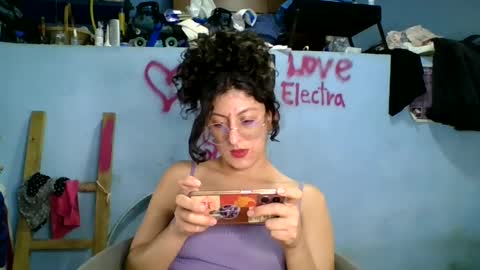 Snapshot of love_electra chatting on September 2025 02:06:01 PM love_electra online show from September 2025 02:06:01 PM