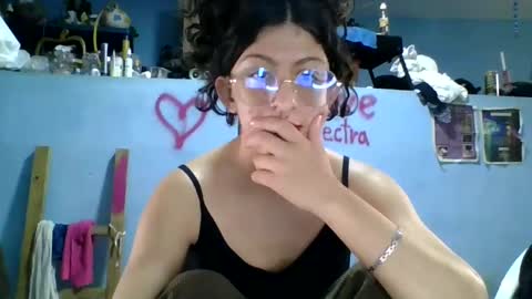 Snapshot of love_electra chatting on October 2025 03:01:02 PM love_electra online show from October 2025 03:01:02 PM