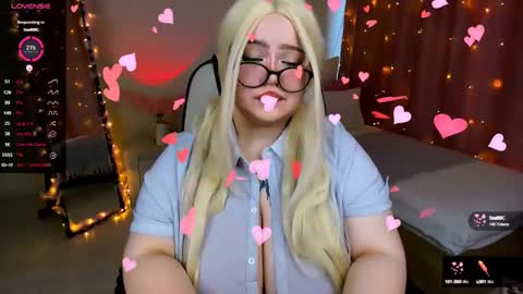 Snapshot of love_insidee chatting on February 2025 08:15:02 AM Sailor online show from February 2025 08:15:02 AM