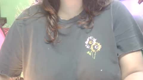 Snapshot of love_luna_angel chatting on April 2026 01:39:01 AM Luna online show from April 2026 01:39:01 AM