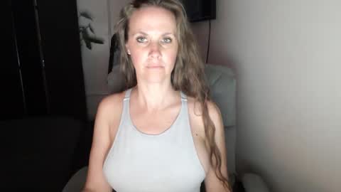 LoVe On  online show from September 2025 01:27:01 AM