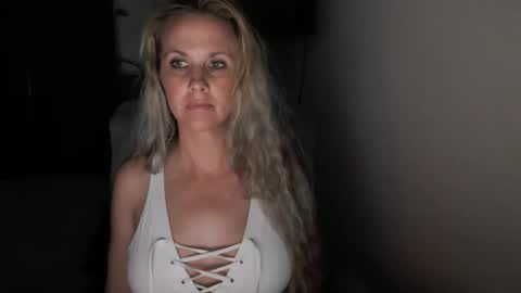Snapshot of love_on_ chatting on May 2026 02:28:01 AM LoVe On online show from May 2026 02:28:01 AM