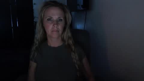 Snapshot of love_on_ chatting on May 2026 01:44:02 AM LoVe On online show from May 2026 01:44:02 AM