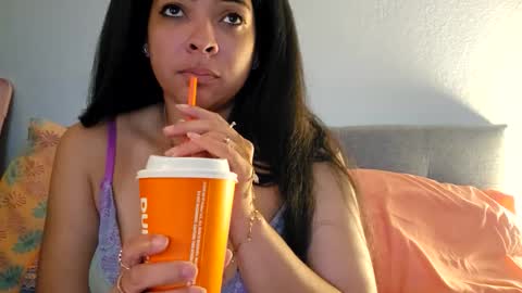 Snapshot of love_raquel_xo chatting on May 2026 02:55:01 PM Raquel Love online show from May 2026 02:55:01 PM