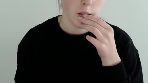 Vivian online show from November 2025 10:25:02 AM